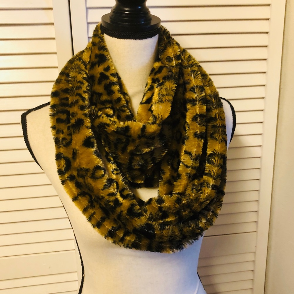🌹✅Circle Neck warmer soft leopard print  scarf.